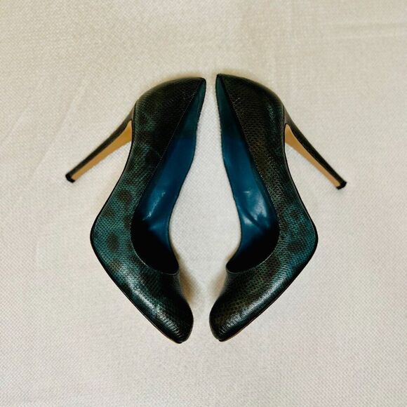 Gianvito Rossi Milano Snakeskin-Embossed Leather Pumps⎪Size 37 (US 6.5-7) - Picture 6 of 15